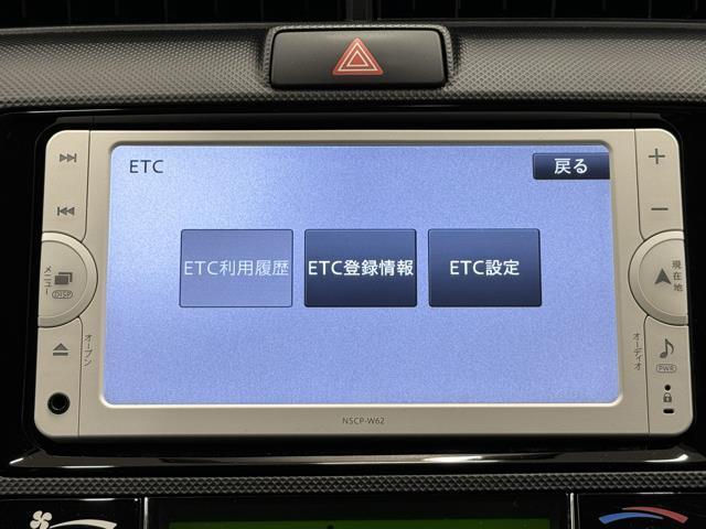 ハイブリッド　エコアイドル　サイドカーテンエアバック　ワンセグＴＶ　リモコンキー　バックカメラ　エアコン　両席エアバック　点検記録簿　ＡＵＸ接続　パワーステアリング　ドラレコ　ＥＴＣ　メモリーナビ　ナビＴＶ　ＡＢＳ(7枚目)
