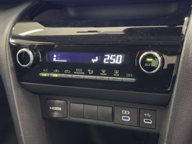 ヤリスクロス Ｇ　ＥＴＣ装備　リヤカメラ　点検記録簿　スマートエントリー　イモビライザー　オートエアコン　アルミホイール　キーレス　パワーウィンドウ　クルコン　ＡＢＳ　ドライブレコーダー　エアバッグ　パワーステアリング（7枚目）