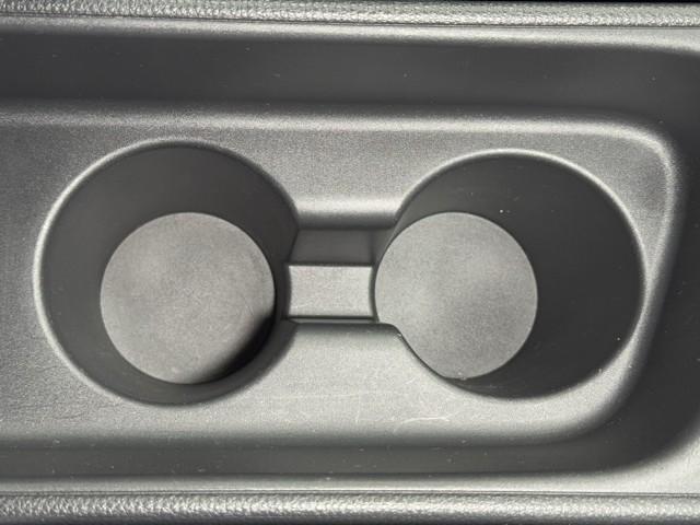 ヤリスクロス Ｇ　ＥＴＣ装備　リヤカメラ　点検記録簿　スマートエントリー　イモビライザー　オートエアコン　アルミホイール　キーレス　パワーウィンドウ　クルコン　ＡＢＳ　ドライブレコーダー　エアバッグ　パワーステアリング（9枚目）