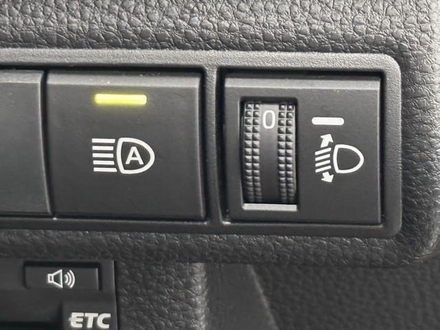 カローラツーリング ハイブリッド ダブルバイビー50ミリオンエディション 衝突軽減装置 横滑り防止機能 LEDライト オートクルーズコントロール ABS ドラレコ アイドリングストップ バックモニター アルミホイール エアバッグ 盗難防止装置 ETC ナビ スマートキー(9枚目)