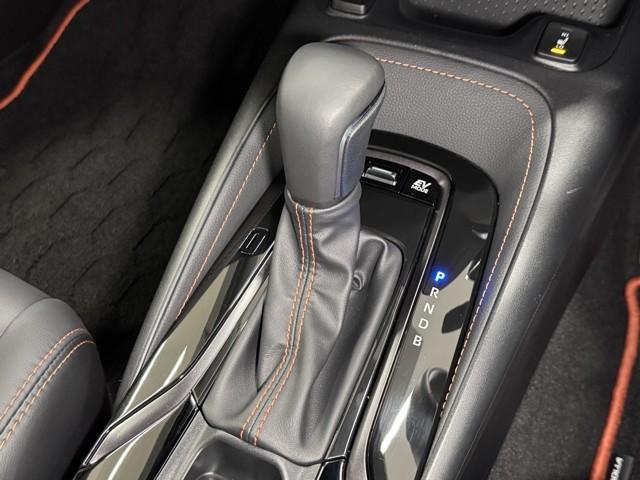 カローラツーリング ハイブリッド ダブルバイビー50ミリオンエディション 衝突軽減装置 横滑り防止機能 LEDライト オートクルーズコントロール ABS ドラレコ アイドリングストップ バックモニター アルミホイール エアバッグ 盗難防止装置 ETC ナビ スマートキー(11枚目)