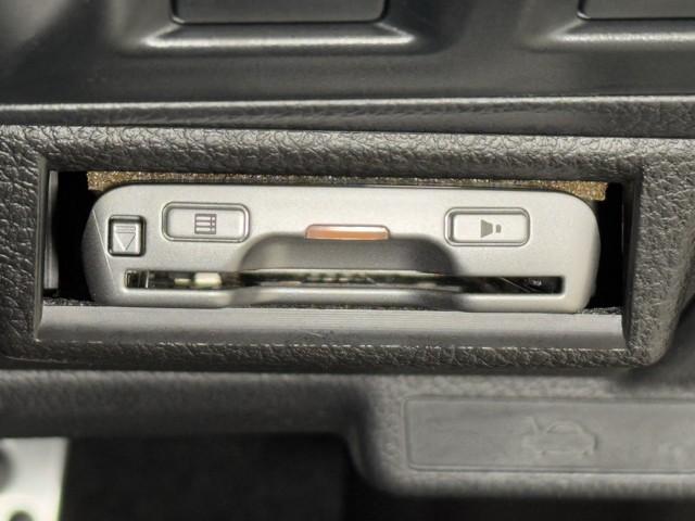 フォレスター Ｓ－リミテッド　アクセスキー　キーレス　クルーズコントロール　ＴＶナビ　寒冷地仕様　ドライブレコーダー　ＤＶＤ再生　横滑り防止機能　Ｐシート　４ＷＤ　地デジ　ＥＴＣ　アルミ　パワーステアリング　ＡＵＸ　Ａストップ（9枚目）