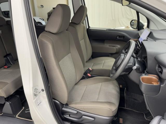 シエンタ ハイブリッドＧ　サポカー　地デジテレビ　ドライブレコーダー　メモリナビ　クルーズコントロール　Ｗ電動ドア　ＬＥＤ　ＶＳＣ　ＥＴＣ　キーフリー　ミュージックプレイヤー接続可　３列シート　アイドリングストップ　ＡＢＳ（14枚目）