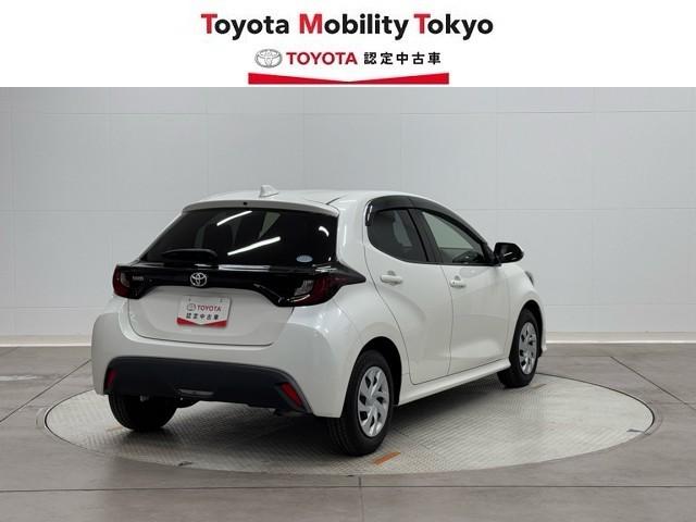 ヤリス Ｘ　被害軽減ブレーキ　ドラレコ付　キーレスエントリー　ミュージックプレイヤー接続可　クルーズコントロール　ＥＴＣ車載器　ＥＳＣ　サイドエアバッグ　メモリーナビ　パワーステアリング　エアバック　ＡＢＳ　ナビ（2枚目）