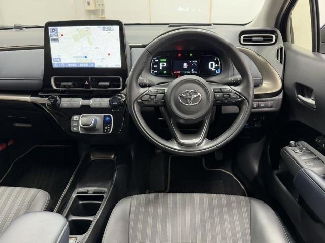 アクア Z LEDヘッドライト スマートキー 100V電源 イモビライザー アルミホイール ドライブレコーダー オートクルーズコントロール 点検記録簿 フルセグTV エアコン ESC ナビ&TV ETC キーレス(4枚目)