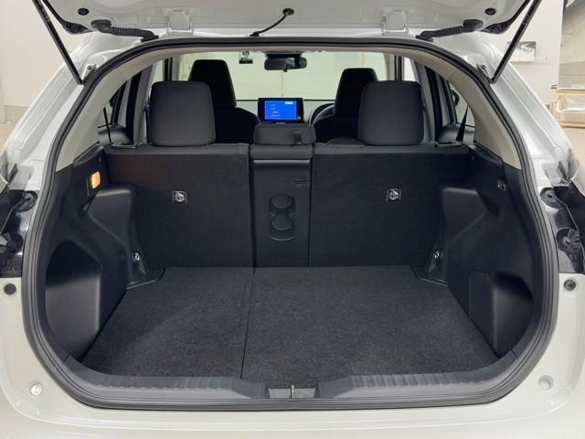 ヤリスクロス Ｇ　ＥＴＣ装備　リヤカメラ　スマートエントリー　イモビライザー　オートエアコン　アルミホイール　キーレス　パワーウィンドウ　クルコン　ＡＢＳ　ドライブレコーダー　エアバッグ　パワーステアリング（16枚目）