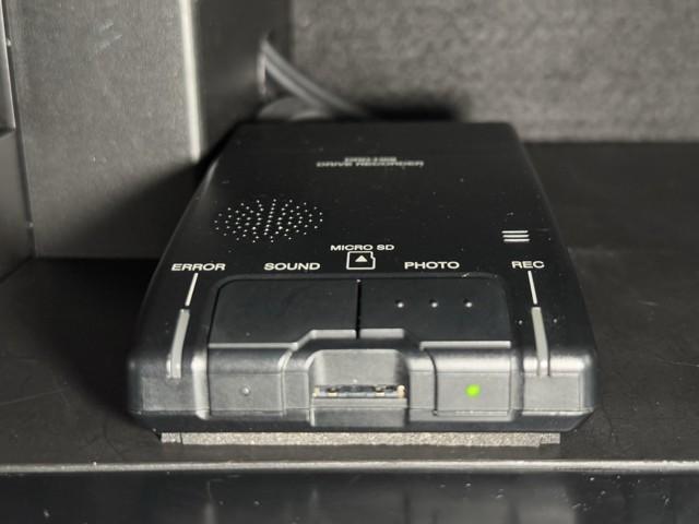 アルファードハイブリッド Ｘ　両電動ドア　ＬＥＤヘッドライト　ドラレコ　横滑り防止　ＥＴＣ車載器　クルコン　リアオートエアコン　ミュージックプレイヤー接続可　メモリーナビ　キーレス　ナビ＆ＴＶ　４ＷＤ　ＤＶＤ再生　３列シート　ＰＳ（9枚目）