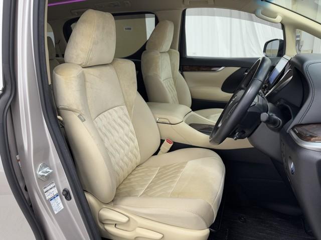 アルファードハイブリッド Ｘ　両電動ドア　ＬＥＤヘッドライト　ドラレコ　横滑り防止　ＥＴＣ車載器　クルコン　リアオートエアコン　ミュージックプレイヤー接続可　メモリーナビ　キーレス　ナビ＆ＴＶ　４ＷＤ　ＤＶＤ再生　３列シート　ＰＳ（15枚目）