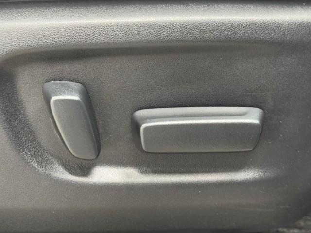 アルファード ２．５Ｓ　Ｃパッケージ　両電動ドア　Ｂモニタ　地デジ　定期点検記録簿　リアオートエアコン　ナビテレビ　横滑り防止　クルコン　ＡＣ１００Ｖ電源　セキュリティ　ＥＴＣ車載器　ＬＥＤヘッドライト　スマートキー　エアコン　パワーステ（15枚目）