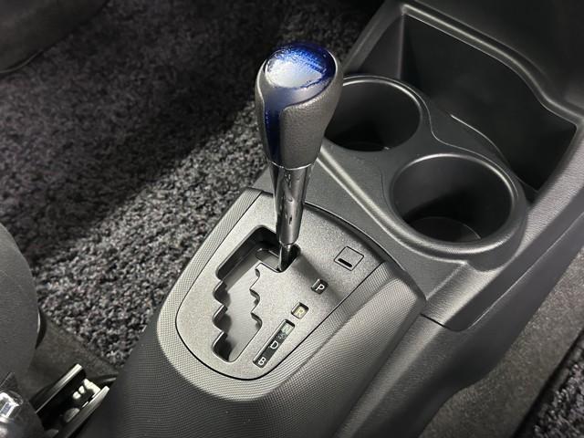 アクア Ｓ　キーレスエントリ　エアロ　ナビ＆ＴＶ　ワンオーナー車　オートエアコン　デュアルエアバック　ＥＳＣ　Ｂカメラ　パワーウィンドウ　ＡＵＸ端子　ＳＲＳ　ワンセグＴＶ　パワーステアリング　ＡＢＳ　メモリーナビ（10枚目）