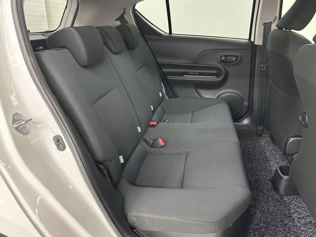 アクア Ｓ　キーレスエントリ　エアロ　ナビ＆ＴＶ　ワンオーナー車　オートエアコン　デュアルエアバック　ＥＳＣ　Ｂカメラ　パワーウィンドウ　ＡＵＸ端子　ＳＲＳ　ワンセグＴＶ　パワーステアリング　ＡＢＳ　メモリーナビ（16枚目）