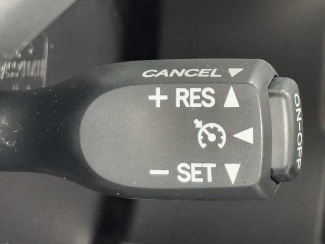 ヴォクシー ハイブリッドＺＳ　煌ＩＩＩ　ドライブレコーダ　アイドリングストップ　地デジＴＶ　リヤカメラ　１オナ車　Ｗエアコン　スマートキー　ミュージックプレイヤー接続可　ＤＶＤ再生可　クルコン　ＶＳＣ　キーレス　アルミホイール　ナビ＆ＴＶ（12枚目）