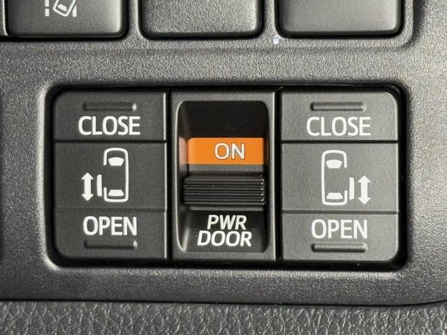 ヴォクシー ハイブリッドＺＳ　煌ＩＩＩ　ドライブレコーダ　アイドリングストップ　地デジＴＶ　リヤカメラ　１オナ車　Ｗエアコン　スマートキー　ミュージックプレイヤー接続可　ＤＶＤ再生可　クルコン　ＶＳＣ　キーレス　アルミホイール　ナビ＆ＴＶ（14枚目）