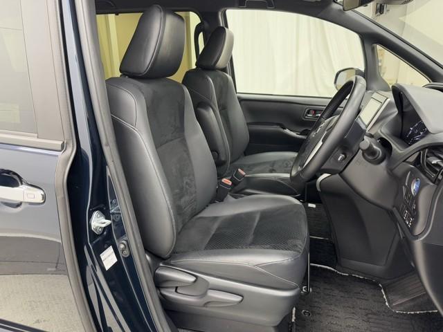 ヴォクシー ハイブリッドＺＳ　煌ＩＩＩ　ドライブレコーダ　アイドリングストップ　地デジＴＶ　リヤカメラ　１オナ車　Ｗエアコン　スマートキー　ミュージックプレイヤー接続可　ＤＶＤ再生可　クルコン　ＶＳＣ　キーレス　アルミホイール　ナビ＆ＴＶ（16枚目）