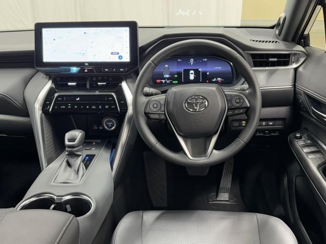 ハリアーハイブリッド Ｚ　レザーパッケージ　パノラマサンルーフ　地デジ　横滑防止　盗難防止システム　Ｂモニター　革　ＬＥＤライト　パワーウィンドウ　クルコン　スマートキ－　助手席エアバック　パワーシート　エアバッグ　点検記録簿　オートエアコン（4枚目）