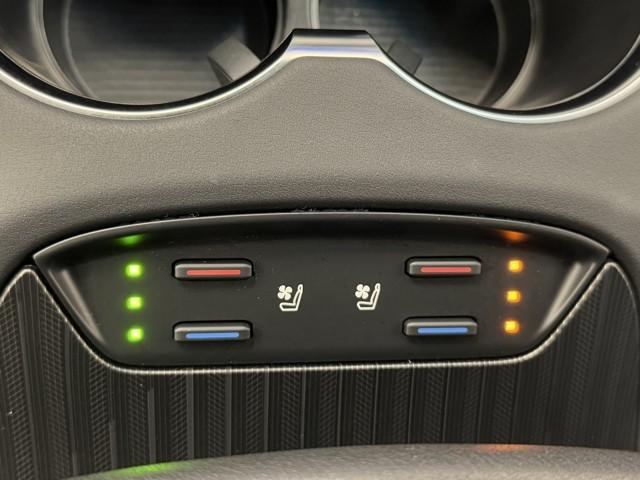 ハリアーハイブリッド Ｚ　レザーパッケージ　パノラマサンルーフ　地デジ　横滑防止　盗難防止システム　Ｂモニター　革　ＬＥＤライト　パワーウィンドウ　クルコン　スマートキ－　助手席エアバック　パワーシート　エアバッグ　点検記録簿　オートエアコン（14枚目）