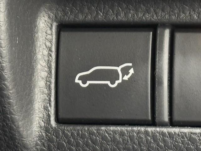 ハリアーハイブリッド Ｚ　レザーパッケージ　パノラマサンルーフ　地デジ　横滑防止　盗難防止システム　Ｂモニター　革　ＬＥＤライト　パワーウィンドウ　クルコン　スマートキ－　助手席エアバック　パワーシート　エアバッグ　点検記録簿　オートエアコン（18枚目）