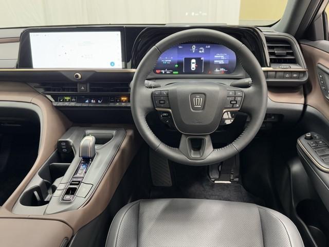 クラウンクロスオーバー Gアドバンスド・レザーパッケージ TSS レザー フルセグTV パワーシート LEDヘッドライト クルーズコントロール Bカメラ ドライブレコーダ オートエアコン アルミホイル ワンオーナー ETC付 横滑り防止装置 4WD TV(4枚目)