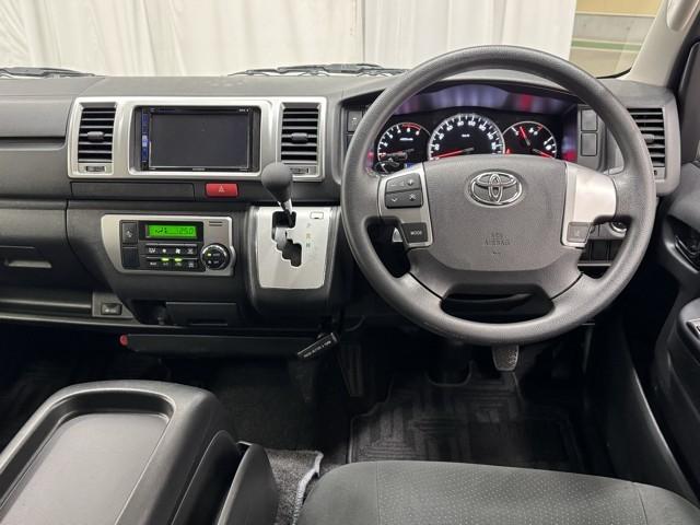 ハイエースバン ロングスーパーGL Wエアコン Bカメラ LEDライト パワーウインドウ 横滑防止 ドライブレコーダー DVD視聴可 キーレスエントリー オートエアコン ETC パワーステ 記録簿有 ABS ミュージックプレイヤー接続可(4枚目)