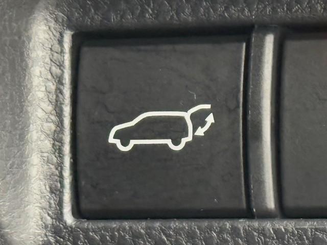 ハリアーハイブリッド Z レザーパッケージ パノラマサンルーフ 地デジ 横滑防止 盗難防止システム Bモニター 革 LEDライト パワーウィンドウ クルコン スマートキ- 助手席エアバック パワーシート エアバッグ オートエアコン ナビTV(16枚目)