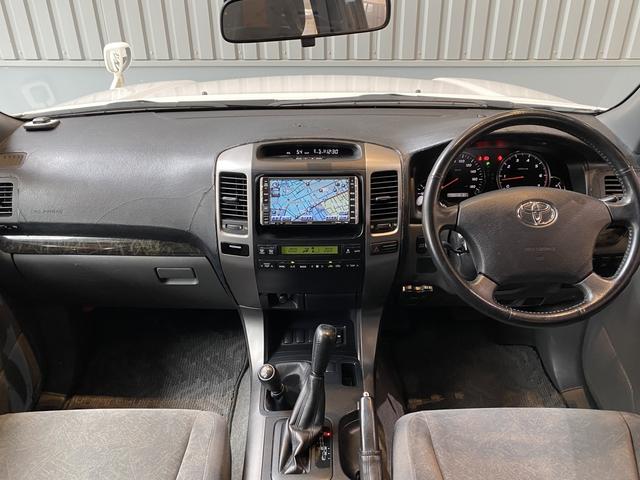 ランドクルーザープラド TXリミテッド60thスペシャルエディション 【サンルーフ】【8人乗り】【デュアルエアコン】【パールホワイト】【ノーマル車高】【FD-classic126 丸目ベース車両にも】【今ならお好きな仕様やボディカラーでオーダーカスタムが可能です】(2枚目)