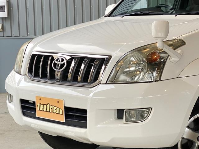 ランドクルーザープラド TXリミテッド60thスペシャルエディション 【サンルーフ】【8人乗り】【デュアルエアコン】【パールホワイト】【ノーマル車高】【FD-classic126 丸目ベース車両にも】【今ならお好きな仕様やボディカラーでオーダーカスタムが可能です】(4枚目)