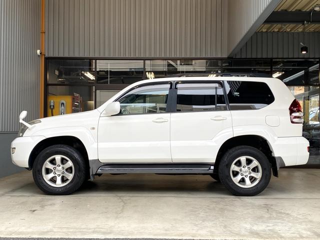 ランドクルーザープラド TXリミテッド60thスペシャルエディション 【サンルーフ】【8人乗り】【デュアルエアコン】【パールホワイト】【ノーマル車高】【FD-classic126 丸目ベース車両にも】【今ならお好きな仕様やボディカラーでオーダーカスタムが可能です】(7枚目)