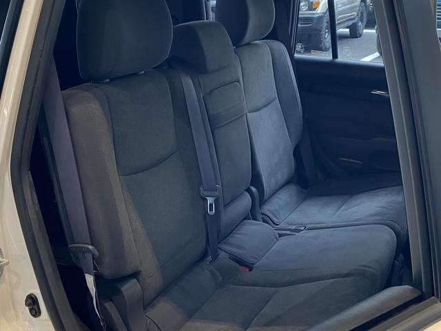 ランドクルーザープラド TXリミテッド60thスペシャルエディション 【サンルーフ】【8人乗り】【デュアルエアコン】【パールホワイト】【ノーマル車高】【FD-classic126 丸目ベース車両にも】【今ならお好きな仕様やボディカラーでオーダーカスタムが可能です】(10枚目)