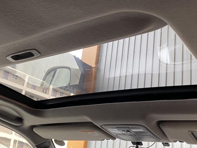 ランドクルーザープラド TXリミテッド60thスペシャルエディション 【サンルーフ】【8人乗り】【デュアルエアコン】【パールホワイト】【ノーマル車高】【FD-classic126 丸目ベース車両にも】【今ならお好きな仕様やボディカラーでオーダーカスタムが可能です】(14枚目)