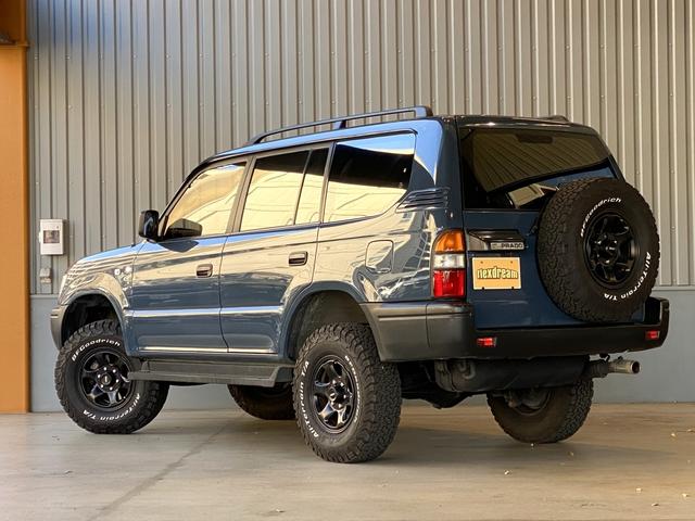 ランドクルーザープラド ＴＸ　【純正３色テールレンズ】【ＢＲＵＴ　ＢＲ４４アルミホイール】【ＢＦグッドリッチＫＯ２タイヤ】【ペンドルトンシートカバー】【ドア内張ペンドルトン張替】【ディスプレイオーディオ】【バックカメラ】【前後ドラ（3枚目）