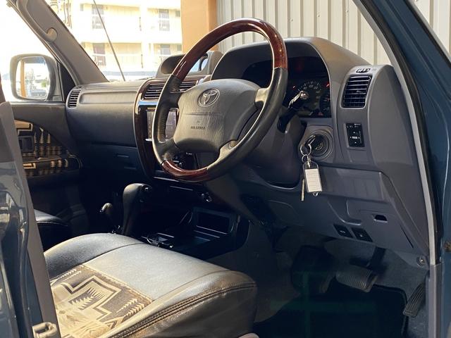 ランドクルーザープラド ＴＸ　【純正３色テールレンズ】【ＢＲＵＴ　ＢＲ４４アルミホイール】【ＢＦグッドリッチＫＯ２タイヤ】【ペンドルトンシートカバー】【ドア内張ペンドルトン張替】【ディスプレイオーディオ】【バックカメラ】【前後ドラ（15枚目）