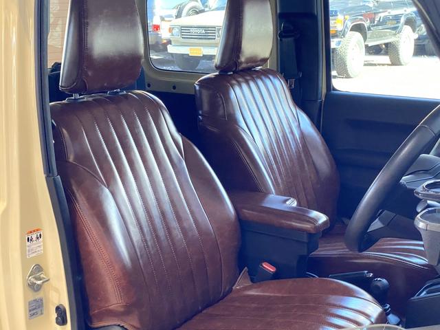 ジムニー ＸＣ　【前後バンパーＬＩＮＥ－Ｘ施工】【ルーフＬＩＮＥ－Ｘ施工】【ドアミラーＬＩＮＥ－Ｘ施工】【ＤＥＡＮ　コロラドＡＷ】【ＴＯＹＯ　ＯＰＥＮＣＯＵＮＴＲＹ　ＲＴタイヤ】【ブラウンシートカバー】【ケンウッドナ（14枚目）