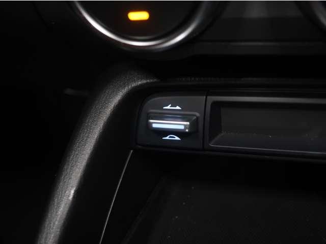 ロードスターRF 2.0 VS テラコッタ セレクション キーレス オートエアコン アイドリングストップ 横滑り防止装置 フルセグ スマートキー バックカメラ メモリーナビ 本革シート LEDライト シートヒーター エアバッグ AW スマートシティーブレーキ(8枚目)