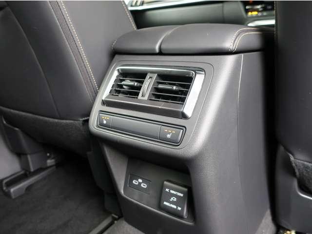 CX-60 3.3 XDハイブリッド エクスクルーシブ スポーツ ディー MRCC 本革シート スマートキー 横滑り防止装置 LEDヘッドライト メモリーナビ ETC シートヒーター パワーシート バックカメラ 4WD アイドリングストップ ナビ&TV アルミホイール(16枚目)