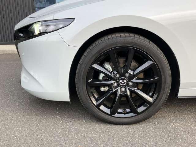 MAZDA3ファストバック 2.0 20S ブラックトーンエディション 全方位モニター 追従型クルコン ETC ナビ LEDヘッド 衝突被害軽減ブレーキ 地デジ メモリーナビ スマートキー 横滑り防止装置 オートマチックハイビーム アルミホイール クリアランスソナー(4枚目)
