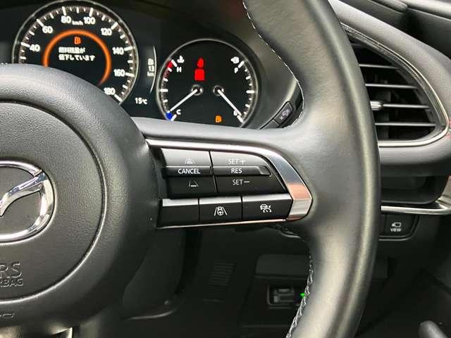 MAZDA3ファストバック 2.0 20S ブラックトーンエディション 全方位モニター 追従型クルコン ETC ナビ LEDヘッド 衝突被害軽減ブレーキ 地デジ メモリーナビ スマートキー 横滑り防止装置 オートマチックハイビーム アルミホイール クリアランスソナー(9枚目)