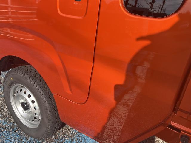 ハイゼットトラック ジャンボエクストラ 届出済未使用車・衝突軽減システム・スマートキー・後方クリアランスソナー・4WD・荷台作業灯・三方開・オーディオレス(13枚目)