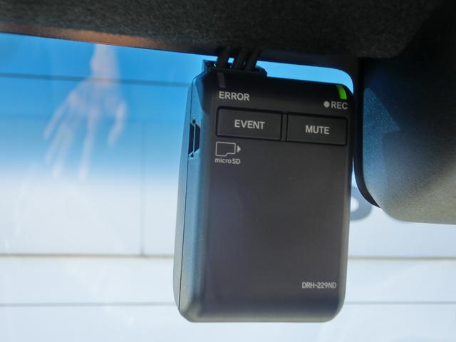 N-BOXカスタム Lターボ 安全運転支援装置 純正9インチナビ Rカメラ ドライブレコーダー ETC LEDオートライト 両側電動スライドドア CD録音機能 Bluetooth対応 シートヒーター 電子パーキングブレーキ PS(5枚目)