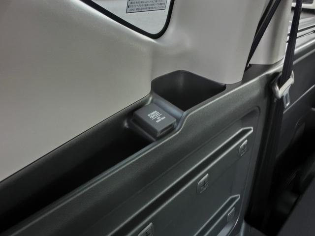 フリード+ハイブリッド ハイブリッド・クロスター 衝突軽減 VSA Rカメラ 地デジ 盗難防止装置 スマ-トキ- サイドエアバッグ LEDヘッド エアバッグ クルーズコントロール パワーステアリング 両席エアバック シ-トヒ-タ- クルコン ETC(51枚目)