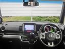 質感の高いインパネ周りと視界が良く運転し易いフロントビュー。