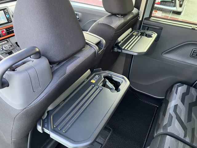 タント ファンクロスターボ　　純正７インチナビ　バックカメラ　ＥＴＣ　保証１年間・距離無制限付き　オートエアコン　前後コーナーセンサー　両側電動スライドドア　電動パーキングブレーキ　オートブレーキホールド機能　電動格納ミラー　シートヒーター　ＵＳＢ入力端子（14枚目）