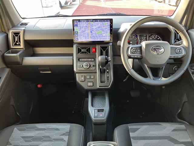 タフト Gターボ ダーククロムベンチャー 10インチナビ フルセグ 保証1年間・距離無制限付き DVD再生 CD再生 オートエアコン 電動パーキングブレーキ オートブレーキホールド機能 シートヒーター アイドリングストップ スカイフィールトップ 前後コーナーセンサー(3枚目)