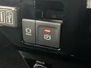 便利で快適な電動パーキングブレーキを装備！停車したときにブレーキペダルから足を離しても停車を維持する、ホールド機能が付いています。渋滞時など、ずっとブレーキペダルを踏んでいなくても良いので運転が楽に♪
