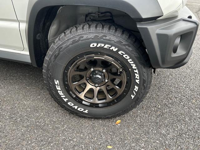 ジムニーノマド FC 4WD パイオニア9インチナビTV Bカメラ 2.0ETC デジタルインナーミラー型Dレコーダー前後 ルーフキャリア Rラダー社外16インチAW オープンカントリーRTタイヤ 純正マット(10枚目)