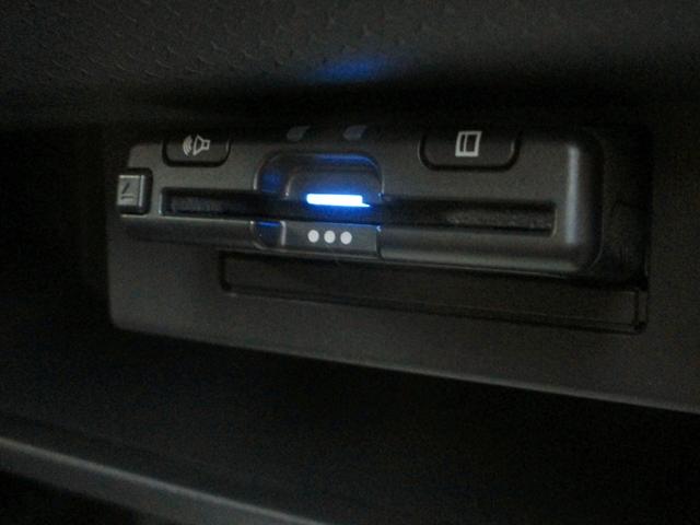 【フリップダウンモニター・ＨＩＤ！】社外マフラーやローダウン、後席モニターの取付やリフトアップ、オールペイント（全塗装）などちょっとしたドレスＵＰから、大掛かりな作業・チューンナップもご相談ください。