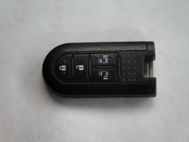 タント カスタムＲＳ　トップエディションＳＡＩＩＩ　ターボ　修復歴無し　メモリーナビ　フルセグ　Ｂｌｕｅｔｏｏｔｈ　バックカメラ　ＥＴＣ　ハーフレザーシート　シートヒーター　両側電動スライドドア　衝突被害軽減ブレーキ　ロールシェード　プッシュスタート（51枚目）