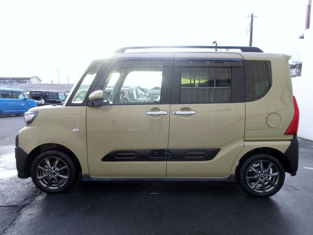 タント ファンクロス　純正メモリーナビ　フルセグ　Ｂｌｕｅｔｏｏｔｈ　パノラマモニター　ＥＴＣ　ドライブレコーダー　電子パーキング　オートホールド　シートヒーター　両側電動スライドドア　ルーフレール　衝突軽減ブレーキ（9枚目）