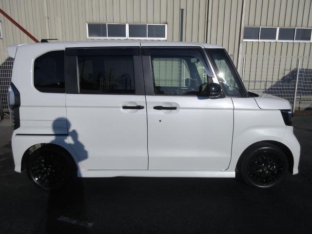 Ｎ－ＢＯＸカスタム Ｌターボ　スタイル＋ブラック　９インチメモリーナビ　フルセグ　ブルートゥース　バックカメラ　ＥＴＣ　前後ドライブレコーダー　ハーフレザーシート　シートヒーター　両側電動スライドドア　電子パーキング　アダプティブクルーズコントロール（7枚目）