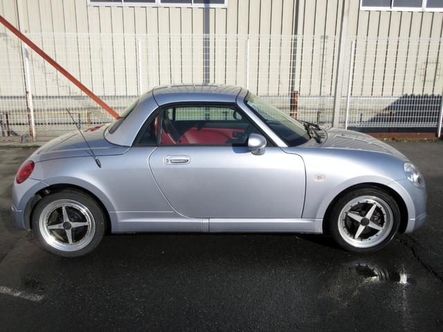 コペン アクティブトップ　ターボ　５ＭＴ　修復歴無し　電動ルーフ開閉　ＥＴＣ　赤革シート　シートヒーター　ＨＩＤヘッドライト　フォグライト　社外アルミ　ｍｏｍｏステ　キーレス　電動ミラー（7枚目）