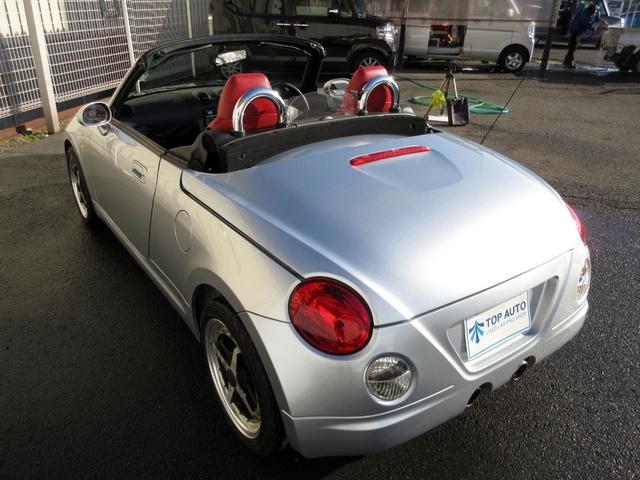 コペン アクティブトップ　ターボ　５ＭＴ　修復歴無し　電動ルーフ開閉　ＥＴＣ　赤革シート　シートヒーター　ＨＩＤヘッドライト　フォグライト　社外アルミ　ｍｏｍｏステ　キーレス　電動ミラー（50枚目）